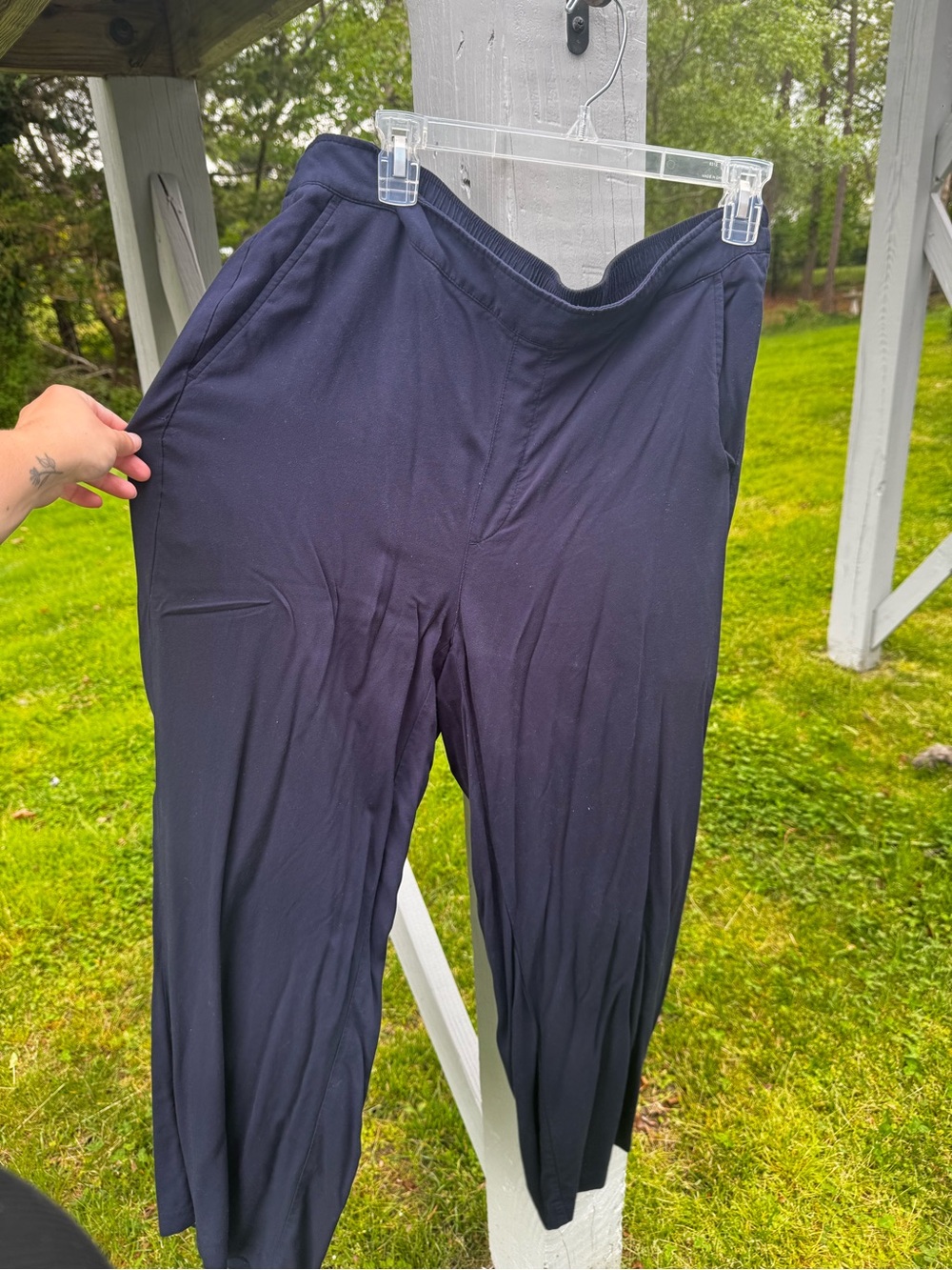 OLD NAVY navy cropped pants